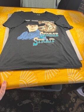 RARE vtg 90s george straight  single stitch irregular tee. L